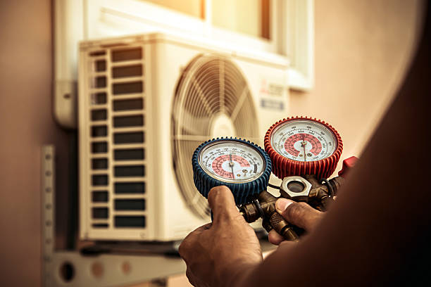 Professional Hvac technician working in Colfax, IA